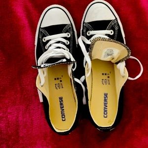 CHUCK TAYLOR ALL STARS MEN’S 9.5